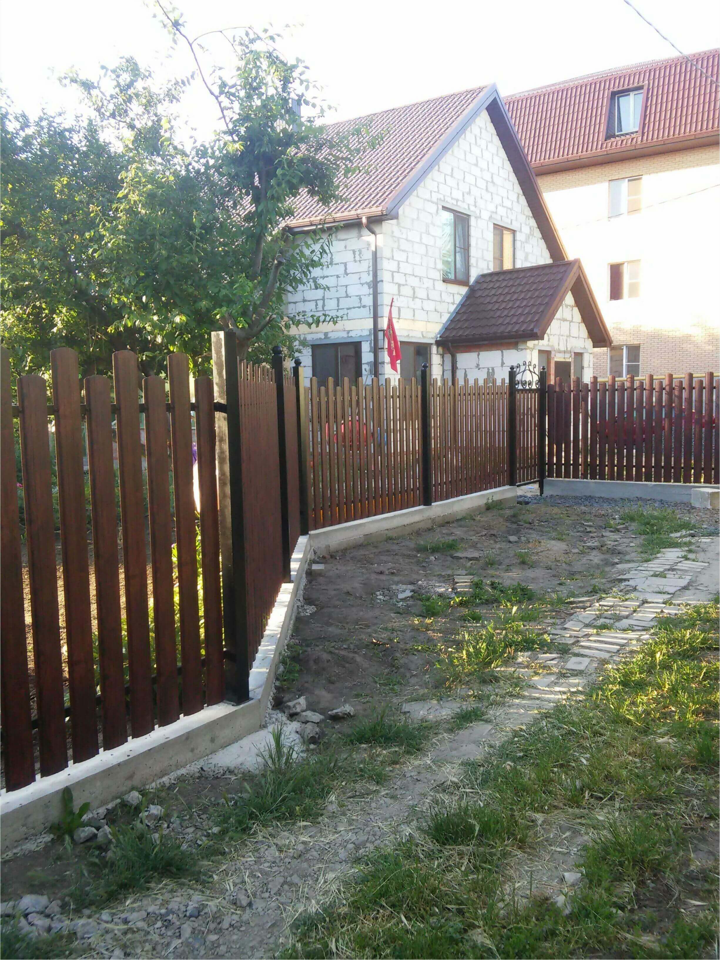 Забор из штакетника 90м фото4 в Майкопе