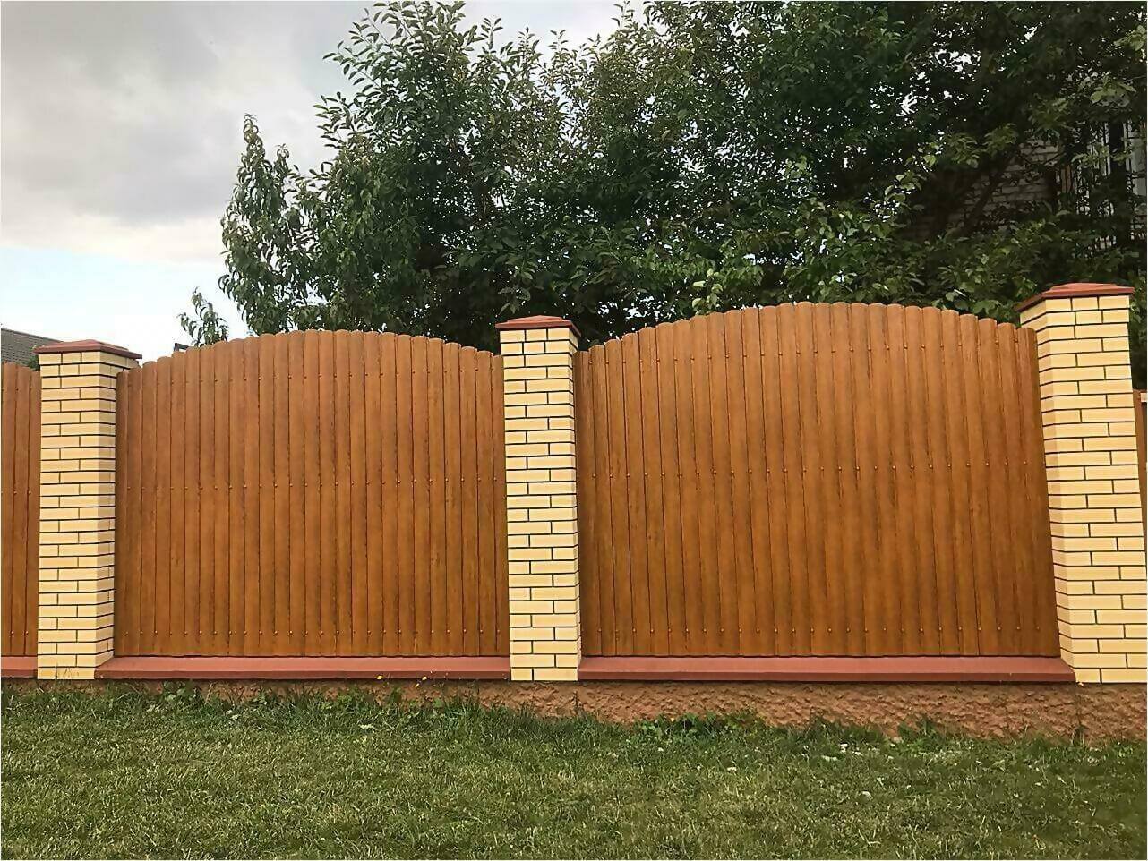 забор из штакетника 80м орех фото3 в Майкопе