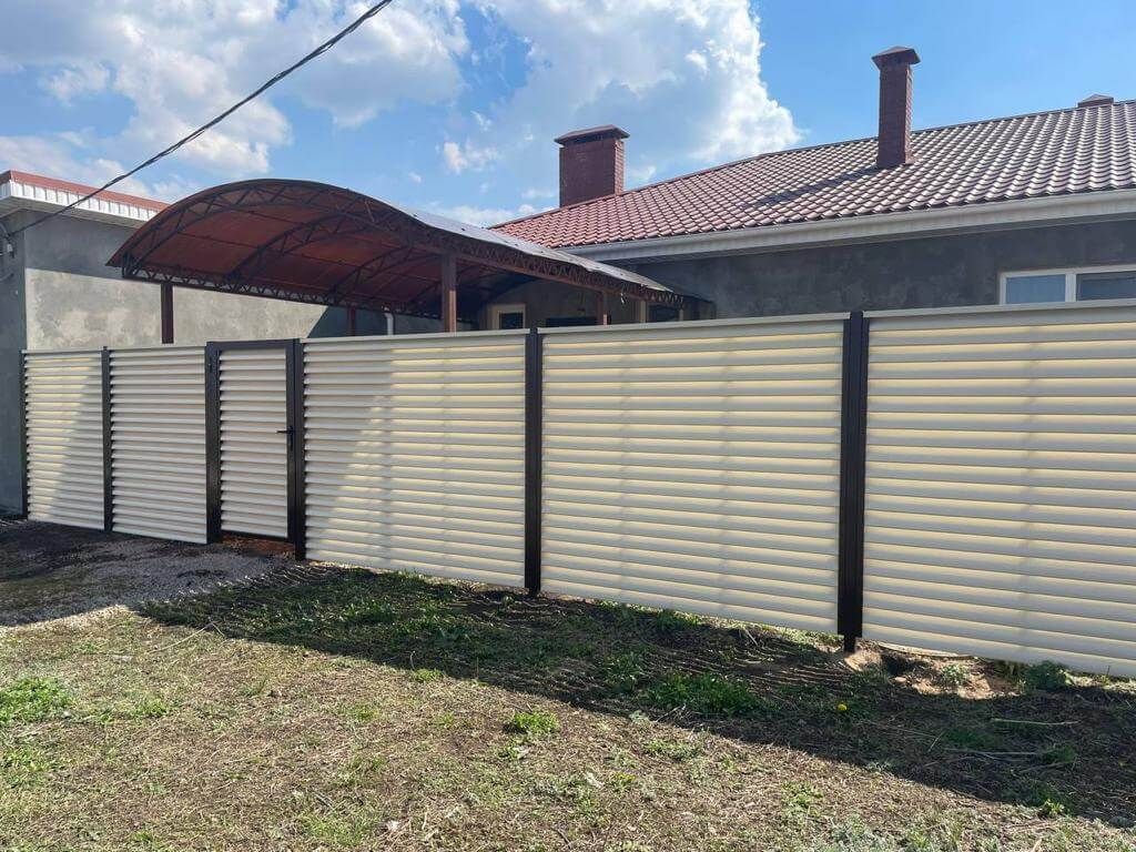 Забор из ламелей Еврожалюзи 25м RAL1015/1015 Слоновая Кость двусторонний фото 5 в Майкопе