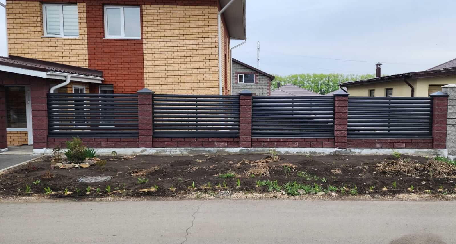 Забор-ранчо из штакетника 21м RAL7024/7024 Серый Графит МАТТЕ фото 8 в Майкопе