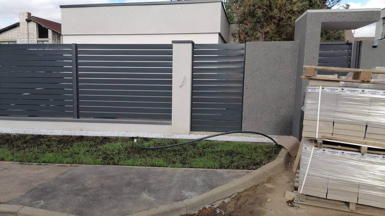 Забор-ранчо из металлопланкена 36м RAL7024 Серый Графит фото 8 в Майкопе