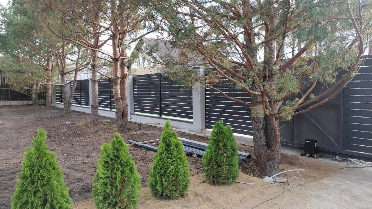 Забор-ранчо из металлопланкена 36м RAL7024 Серый Графит фото 6 в Майкопе