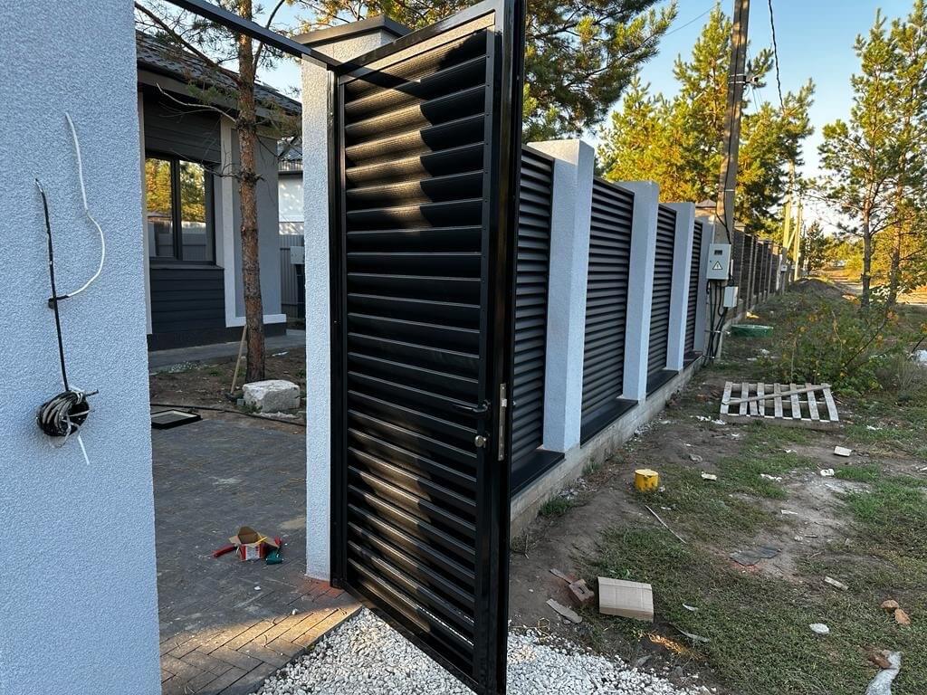 Забор-жалюзи 18м RAL9005/9005 Черный двухсторонний МАТТЕ фото 6 в Майкопе