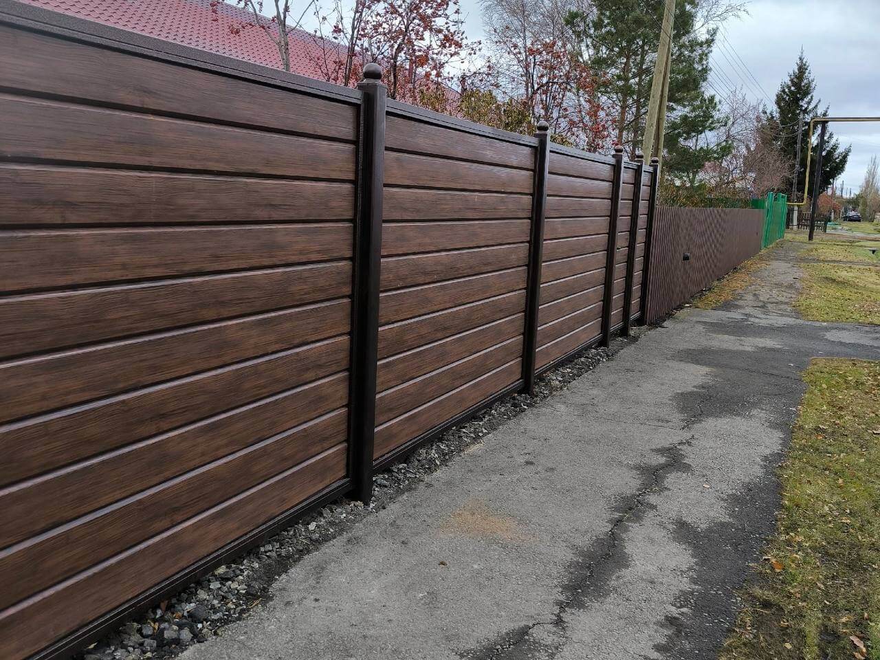 Забор из металлосайдинга Евро-Брус 46м Античное Дерево Принтек фото 1 в Майкопе