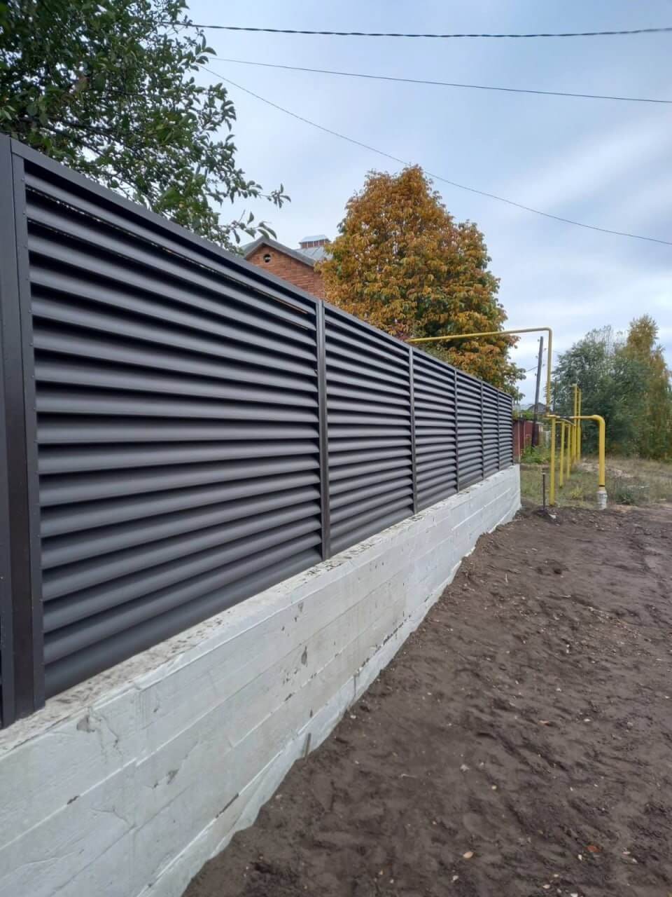 Забор из ламелей еврожалюзи 34м RAL8019/8019 Темный Шоколад двусторонний МАТТЕ в Майкопе