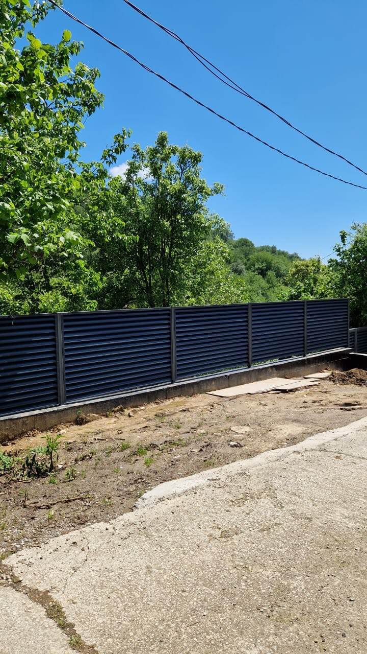 Забор-жалюзи из ламелей еврожалюзи 23м RAL7024/7024 Серый Графит двусторонний МАТТЕ фото 2 в Майкопе