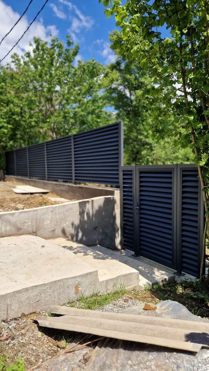 Забор-жалюзи из ламелей еврожалюзи 23м RAL7024/7024 Серый Графит двусторонний МАТТЕ фото 1 в Майкопе