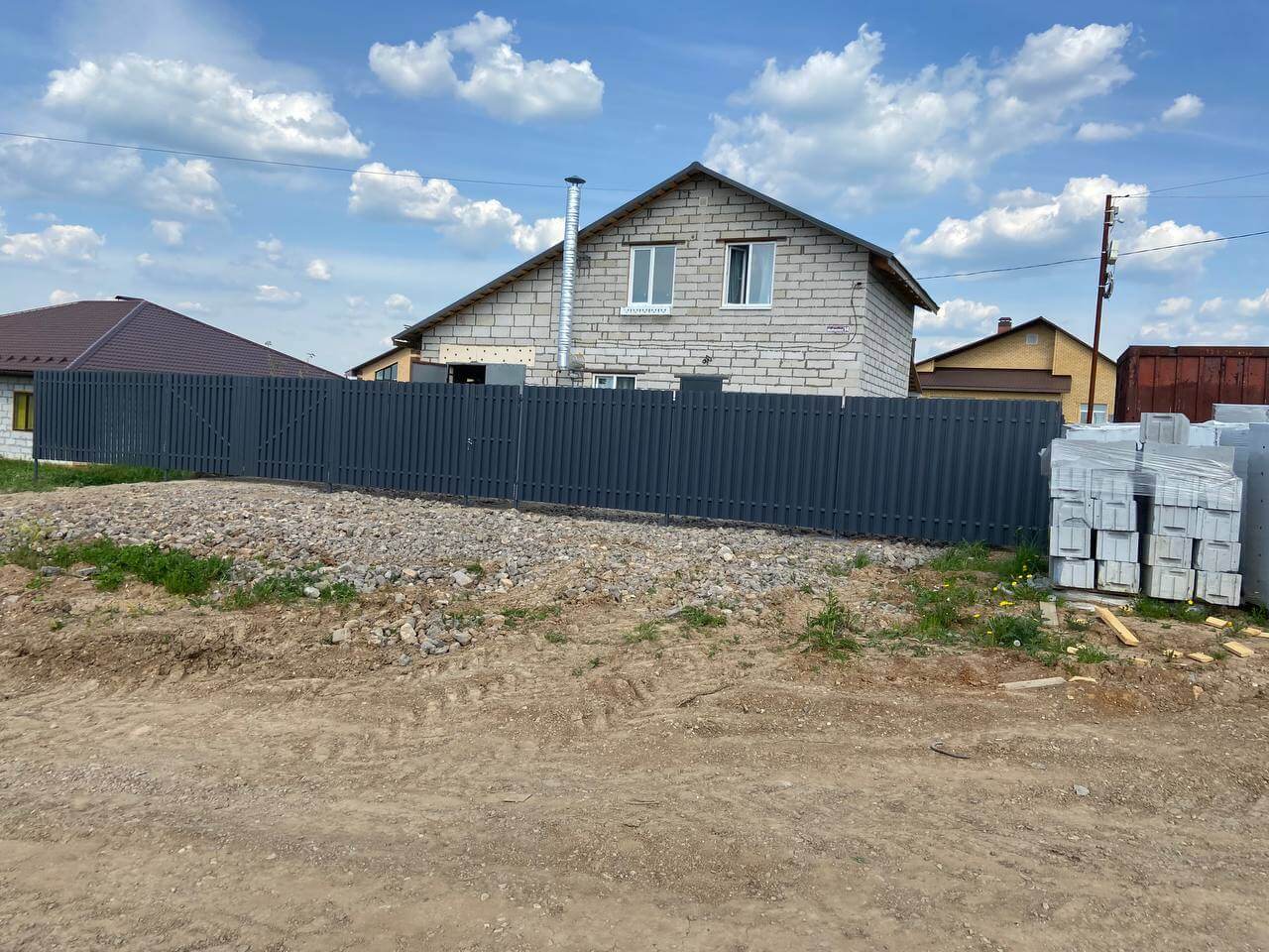 Забор из евроштакетника 16м RAL7024 Серый Графит фото 6 в Майкопе