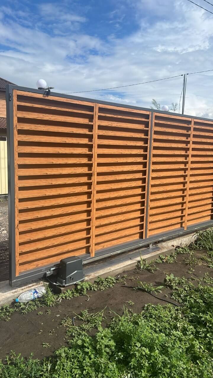 Забор-жалюзи из ламелей Хай-Тек 57м Кипарис 2xPrintech двусторонний фото 1 в Майкопе