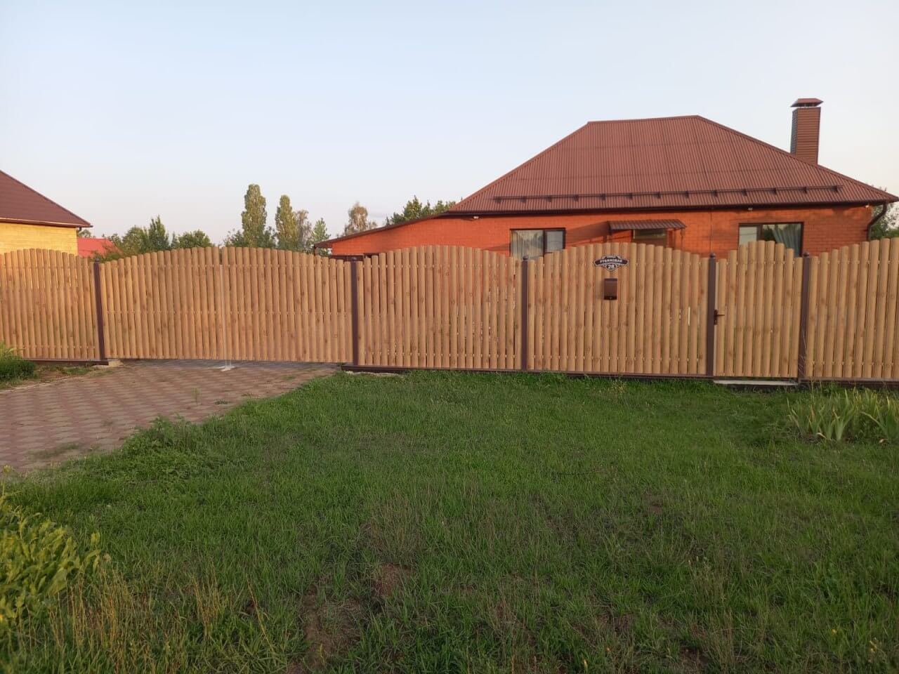 Забор из евроштакетника 24м Клен Светлый SteelArt фото 3 в Майкопе
