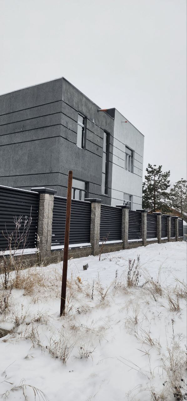 Забор-жалюзи из ламелей ЭКО-Z 66м RAL9005/9005 Черный двусторонний МАТТЕ фото 1 в Майкопе