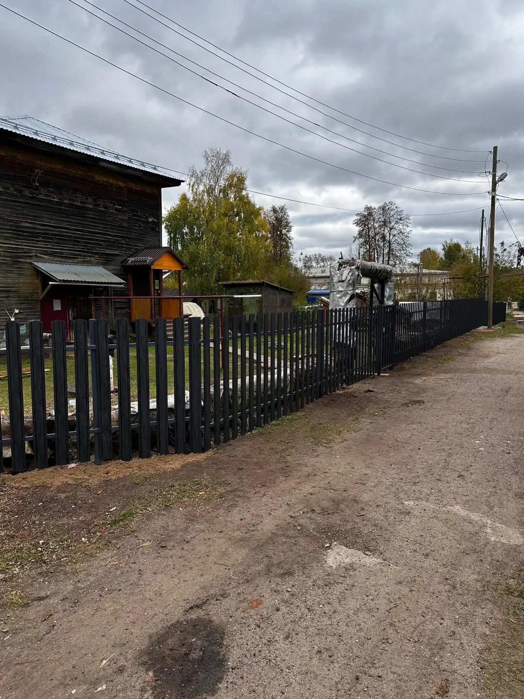Забор из евроштакетника 63м Черное Дерево 3D Принтек фото 3 в Майкопе