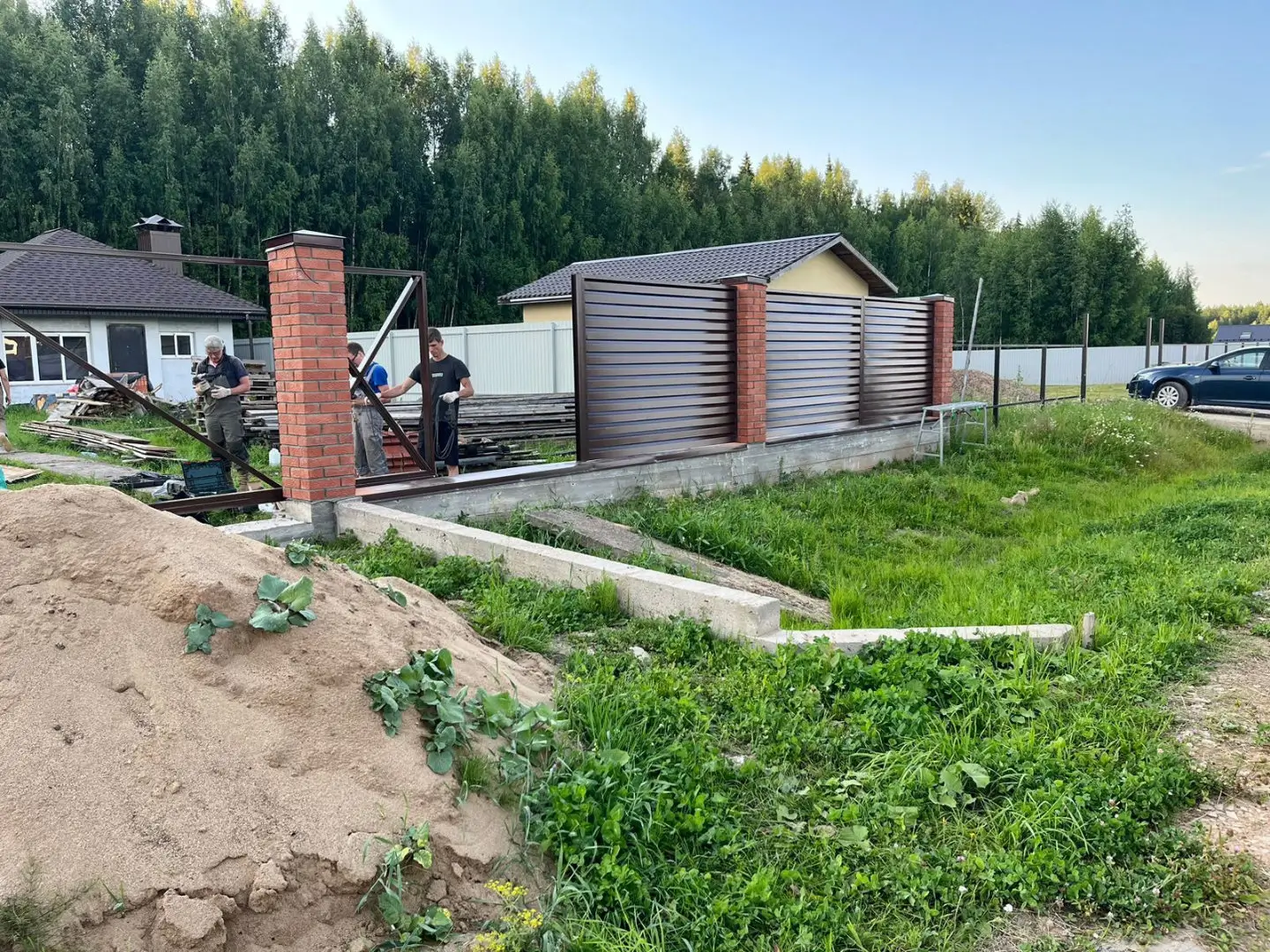 Забор-жалюзи из ламелей Хай-Тек 26м RAL8017/8017 Шоколад двусторонний фото 3 в Майкопе